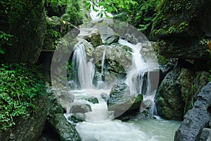 Waterfall at Wulong ç€‘å¸ƒ æµæ°´ åœ°ç¼ æ­¦éš†